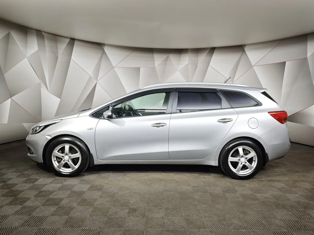 Kia Ceed 1.6 MPI AT (128 л.с.) Comfort Серебристый в АВИЛОН. Слайд №5