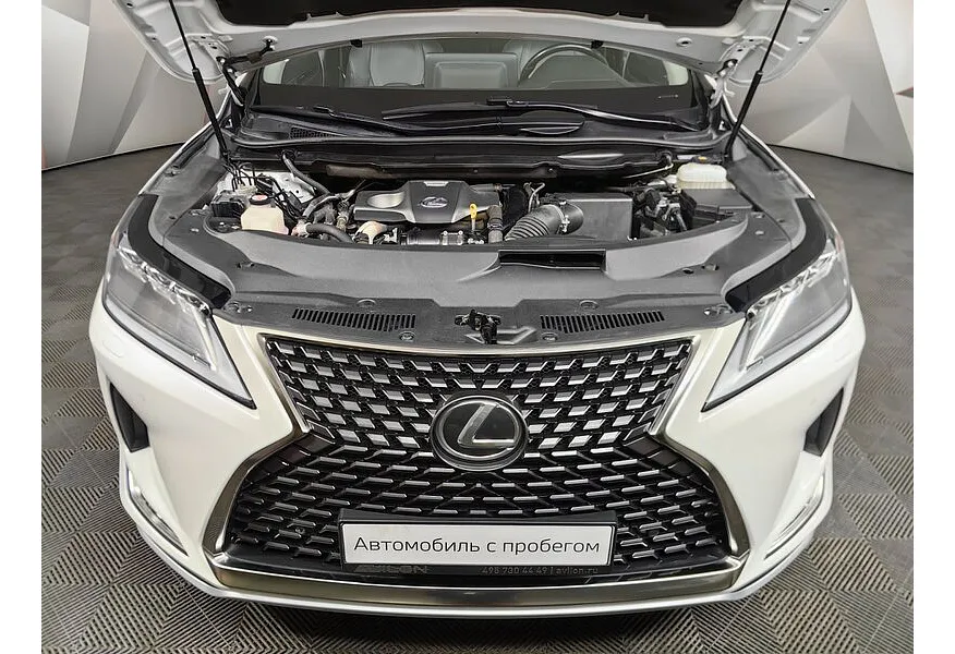 Lexus RX 2.0 AT AWD (238 л.с.) Executive Белый в АВИЛОН. Слайд №11