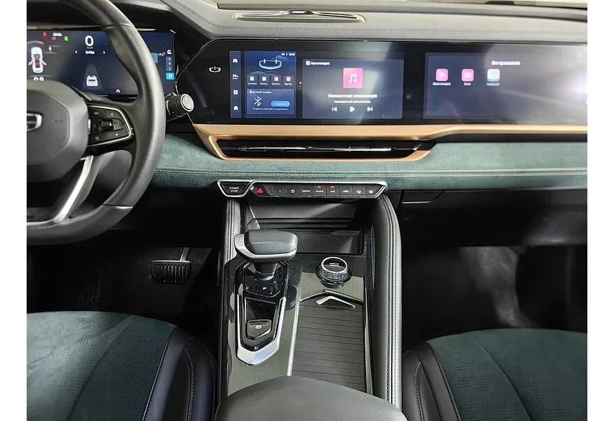 Geely Monjaro 2.0T 8AT 4WD (238 л.с.) Exclusive Синий в АВИЛОН. Слайд №15