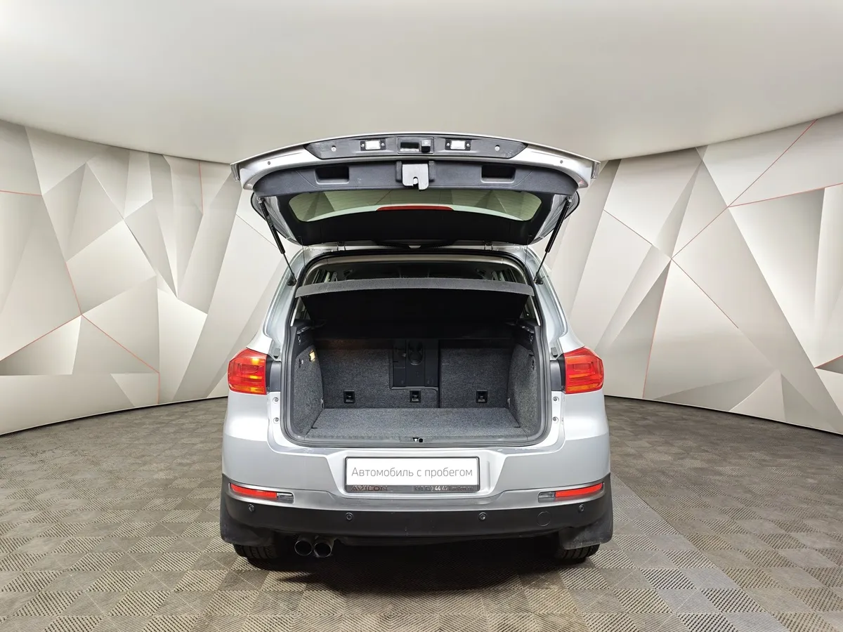 Volkswagen Tiguan 2.0 TSI 4Motion AT (180 л.с.) Sport&Style Серебристый в АВИЛОН. Слайд №11