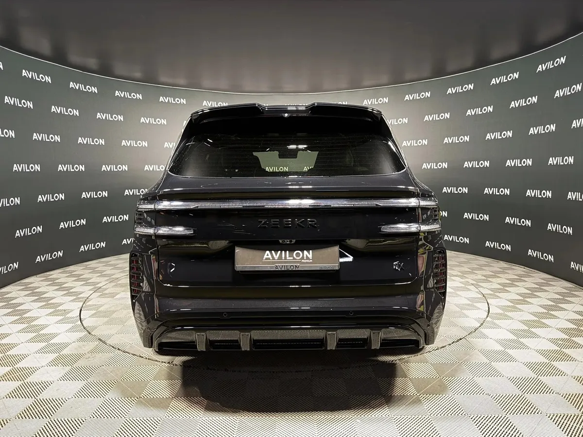 Zeekr 8X Dawn 2.0h AT 4WD (1401 л.с.) Yao Ying Черный в АВИЛОН. Слайд №6