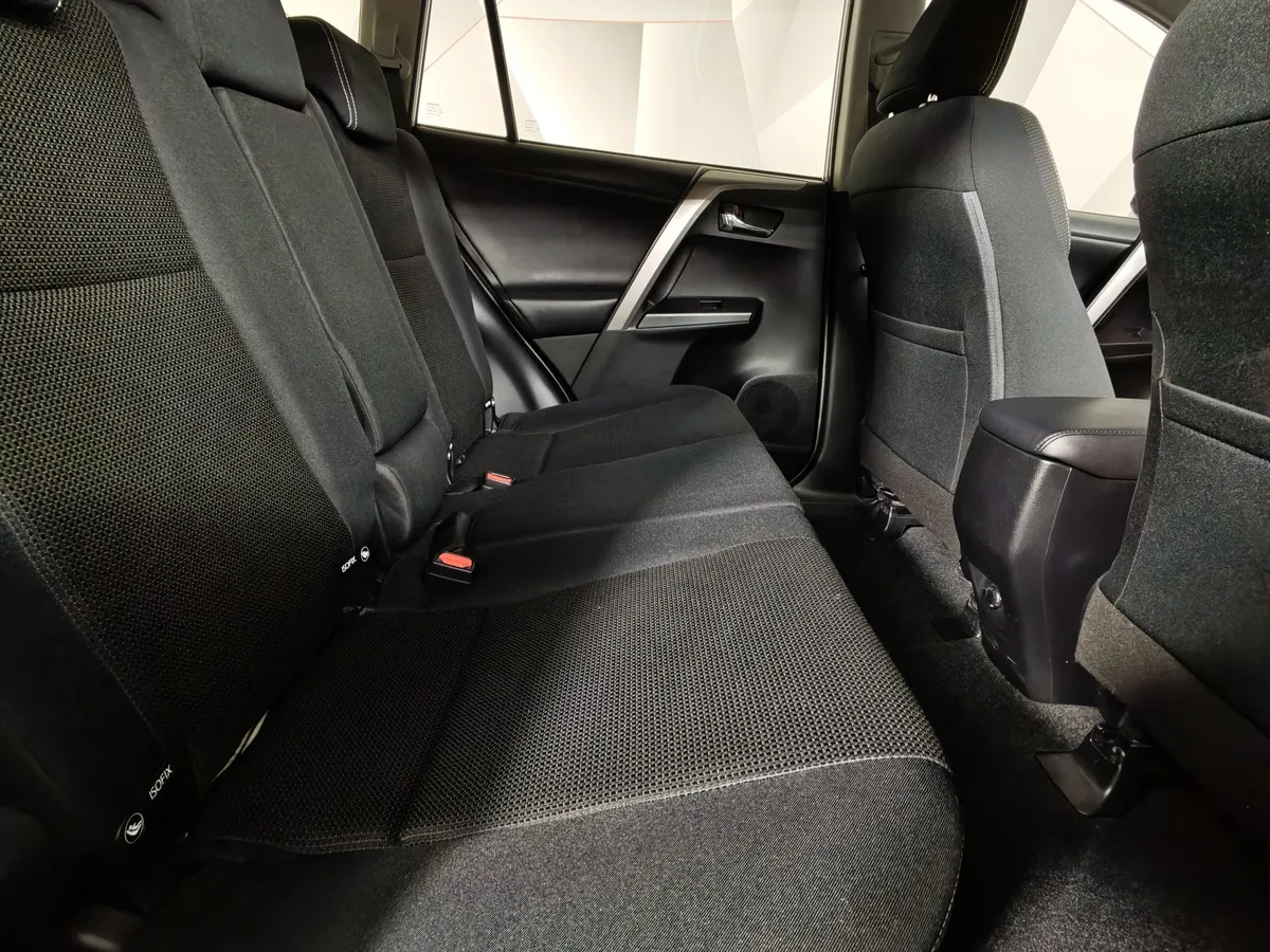 Toyota RAV4 2.5 AT 4WD (180 л.с.) Престиж Белый в АВИЛОН. Слайд №16