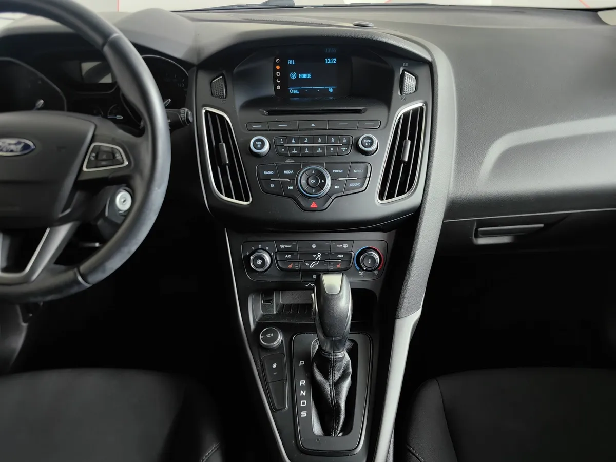 Ford Focus 1.6 Ti-VCT PowerShift (105 л.с.) Trend Белый в АВИЛОН. Слайд №14