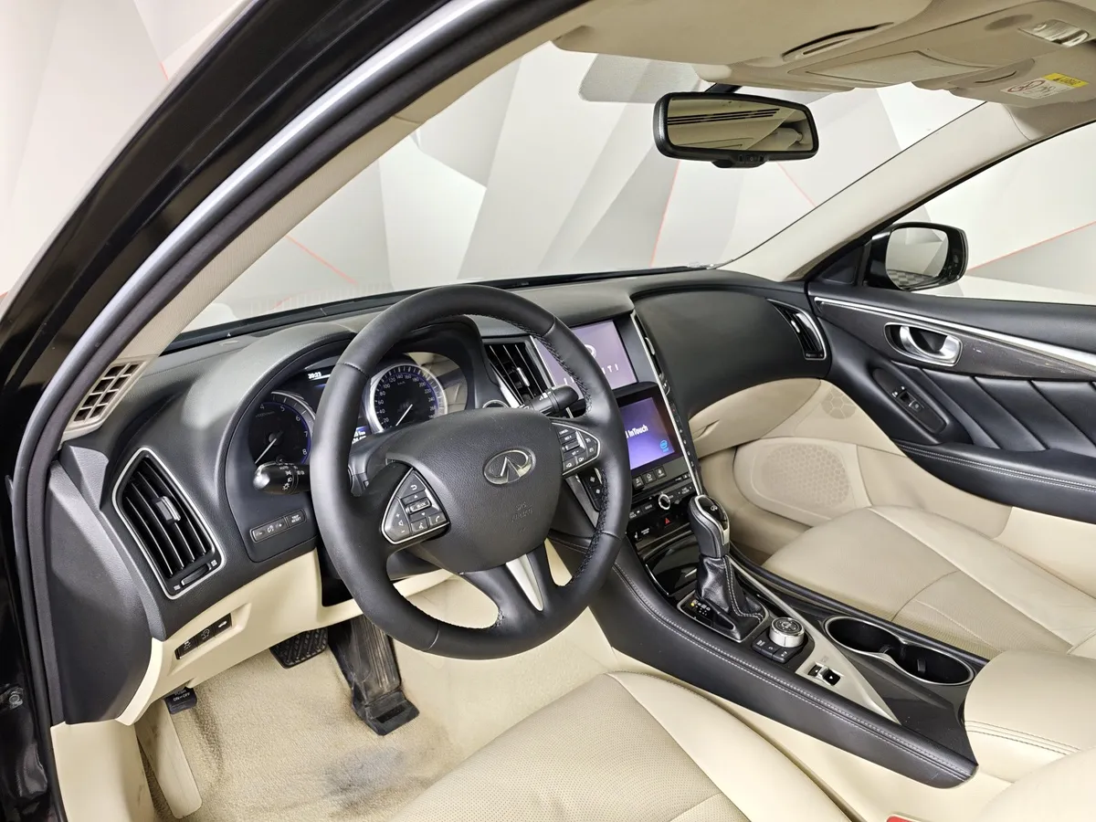Infiniti Q50 2.0 T AT (211 л.с.) Черный в АВИЛОН. Слайд №18