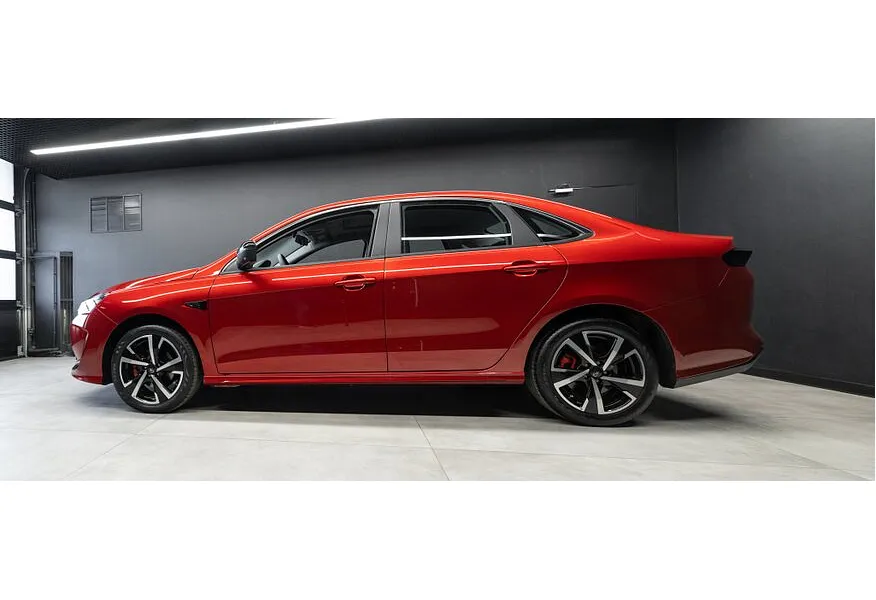 АВИЛОН - Kaiyi E5 1.5 CVT 2WD (147 л.с.) Luxury Красный - slide 1