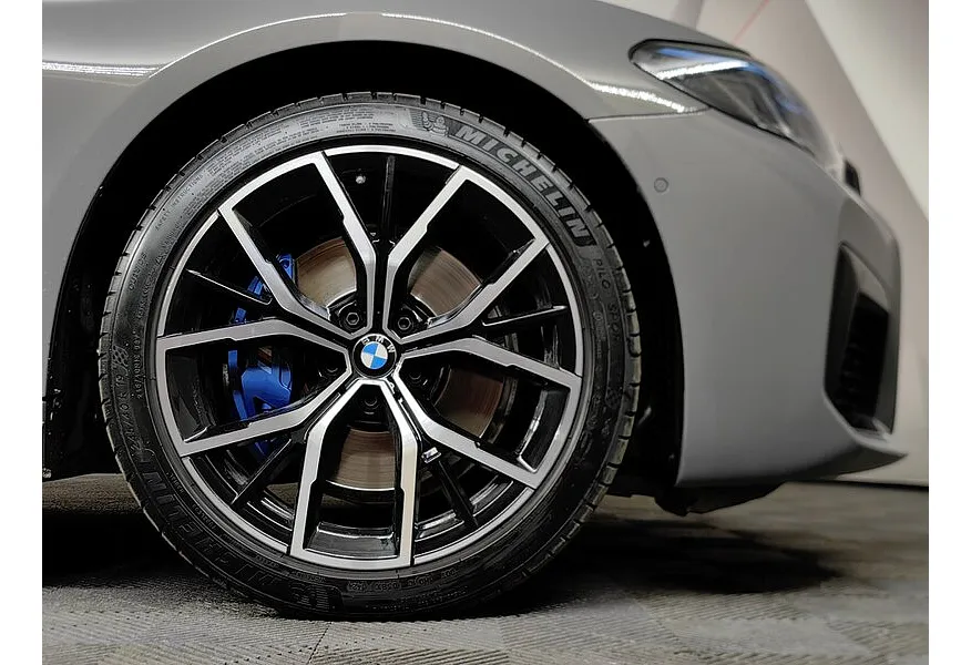 BMW 5 серия 530d xDrive Steptronic (249 л.с.) Base (Локальная сборка) Серый в АВИЛОН. Слайд №7