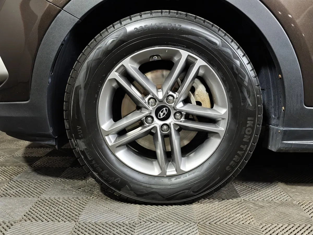 Hyundai Santa Fe 2.4 AT 4WD (175 л.с.) Comfort Коричневый в АВИЛОН. Слайд №9