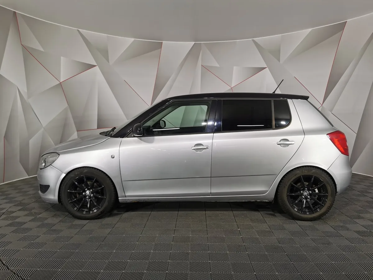 Skoda Fabia 1.6 AT (105 л.с.) Серебристый в АВИЛОН. Слайд №5