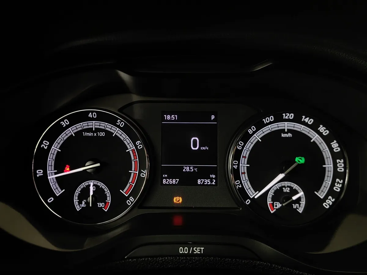 Skoda Karoq 1.4 AMT AWD (150 л.с.) Ambition Белый в АВИЛОН. Слайд №17