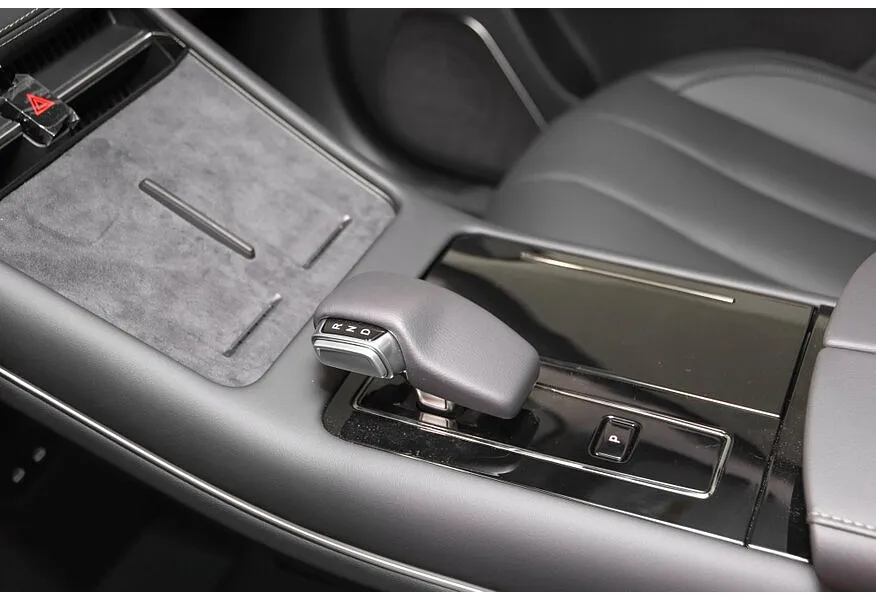 LIVE. Слайд №16