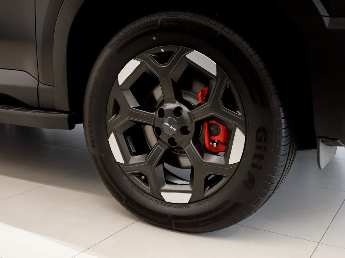 JETOUR T1 2.0T AT 4WD (245 л.с.) Лимитированная серия Черный в АВИЛОН. Слайд №22