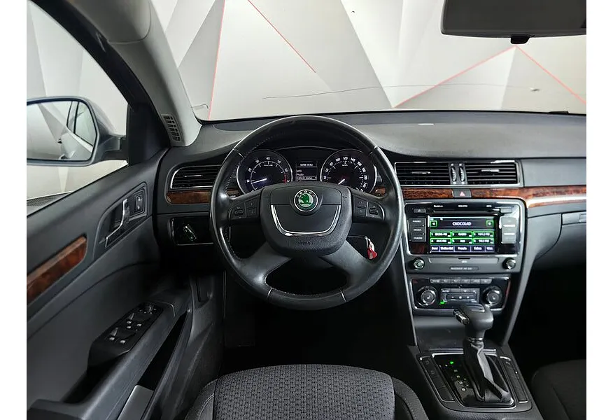 Skoda Superb 1.8 TSI AT (152 л.с.) Серый в АВИЛОН. Слайд №20