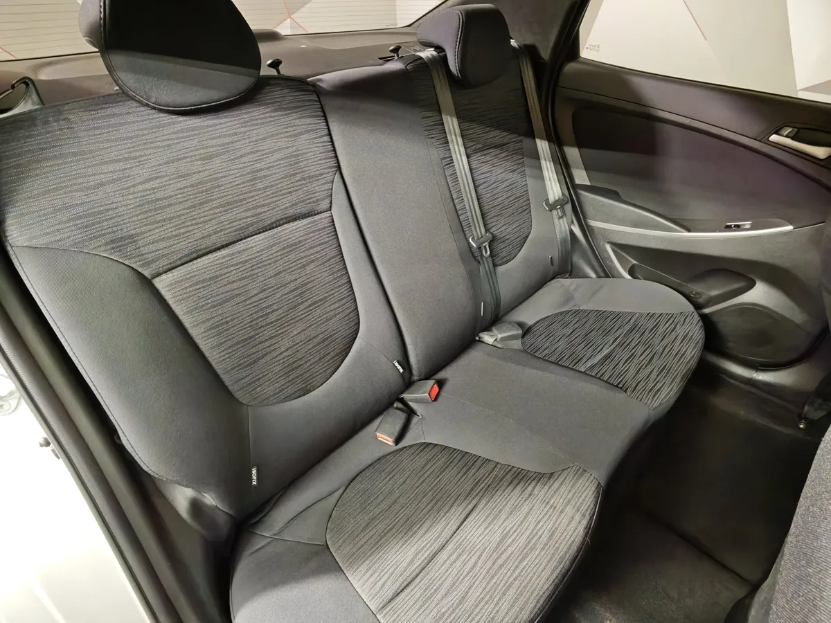 Hyundai Solaris 1.6 AT (123 л.с.) Comfort Серебристый в АВИЛОН. Слайд №17