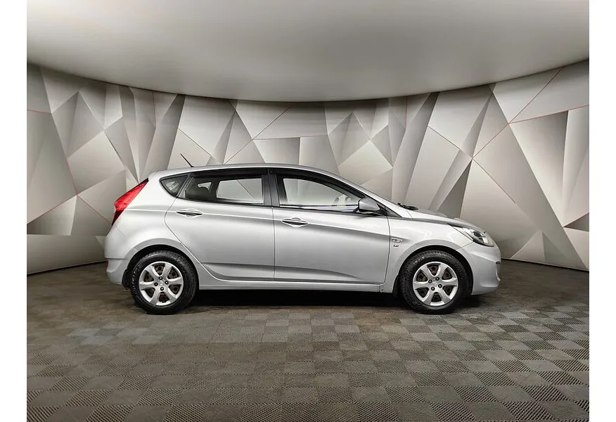 Hyundai Solaris 1.6 AT (123 л.с.) Active Серебристый в АВИЛОН. Слайд №6