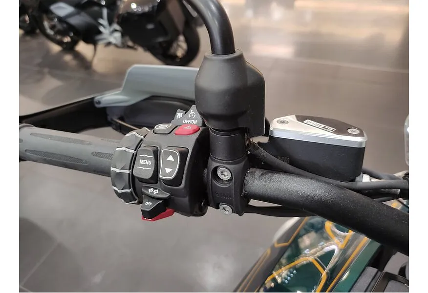 BMW Motorrad R 1300 GS R 1300 GS 1300 см³ (145) 1300 Зеленый в АВИЛОН. Слайд №11