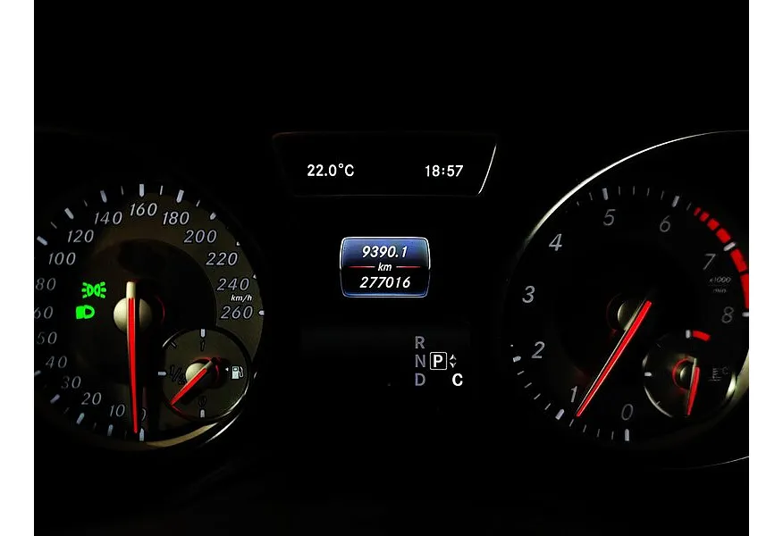 Mercedes-Benz GLA 250 7G-DCT 4MATIC (211 л.с.) Особая серия Черный в АВИЛОН. Слайд №18