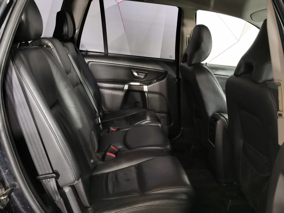 Volvo XC90 2.5 T5 Geartronic AWD (5 мест) (210 л.с.) Черный в АВИЛОН. Слайд №15