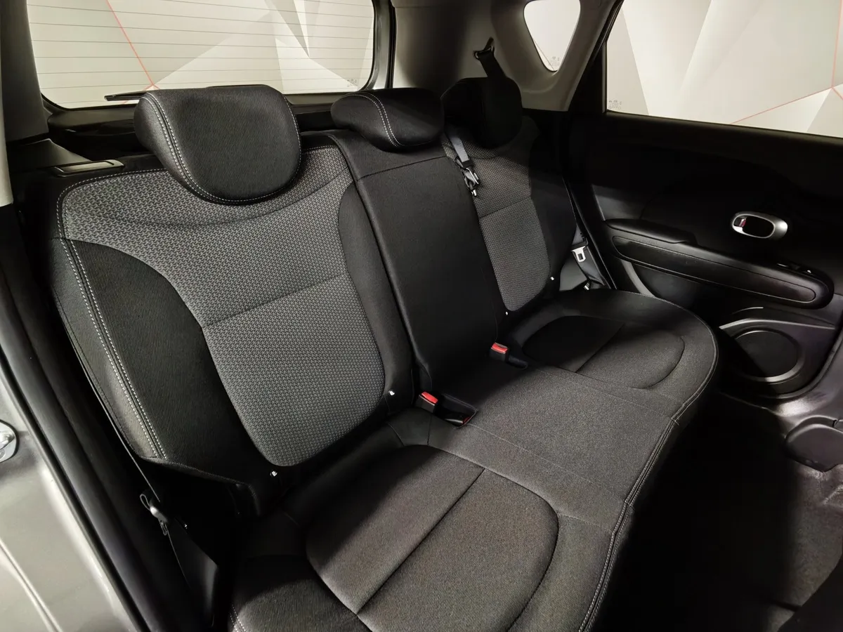 Kia Soul 1.6 GDI AT (132 л.с.) Classic Серебристый в АВИЛОН. Слайд №15