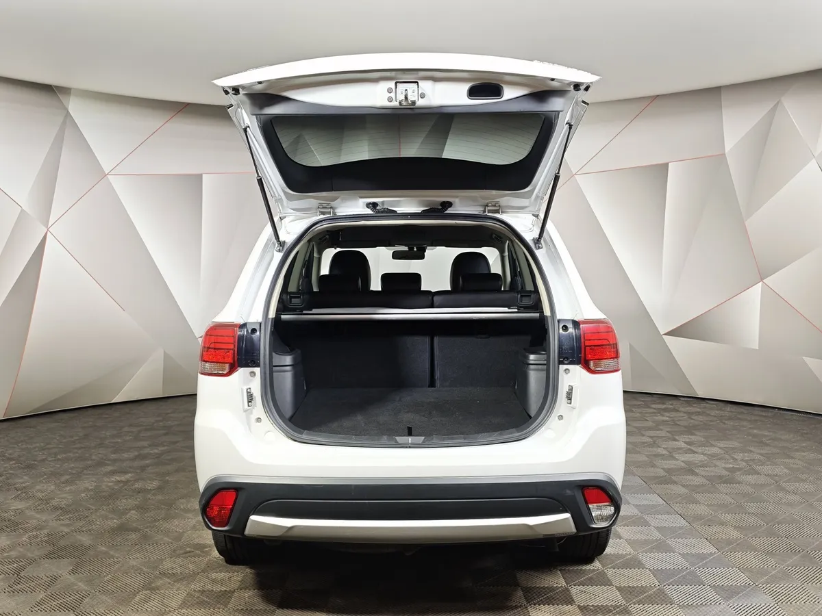 Mitsubishi Outlander 2.0 MIVEC CVT 4WD (146 л.с.) Intense Plus Белый в АВИЛОН. Слайд №12