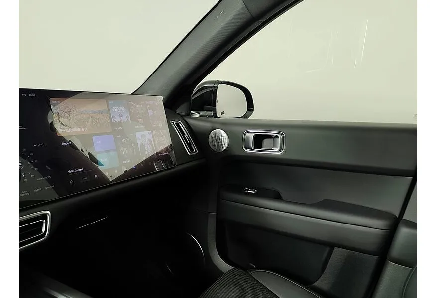 Li Auto L6 1.5 AT 4WD (150 л.с.) Max Черный в АВИЛОН. Слайд №14