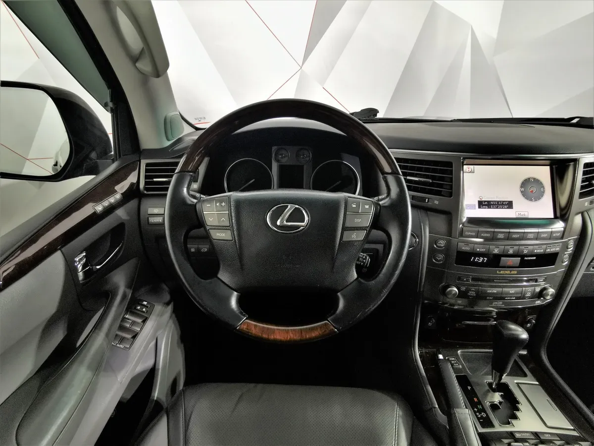 Lexus LX 570 AT (383 л.с.) Premium Черный в АВИЛОН. Слайд №19
