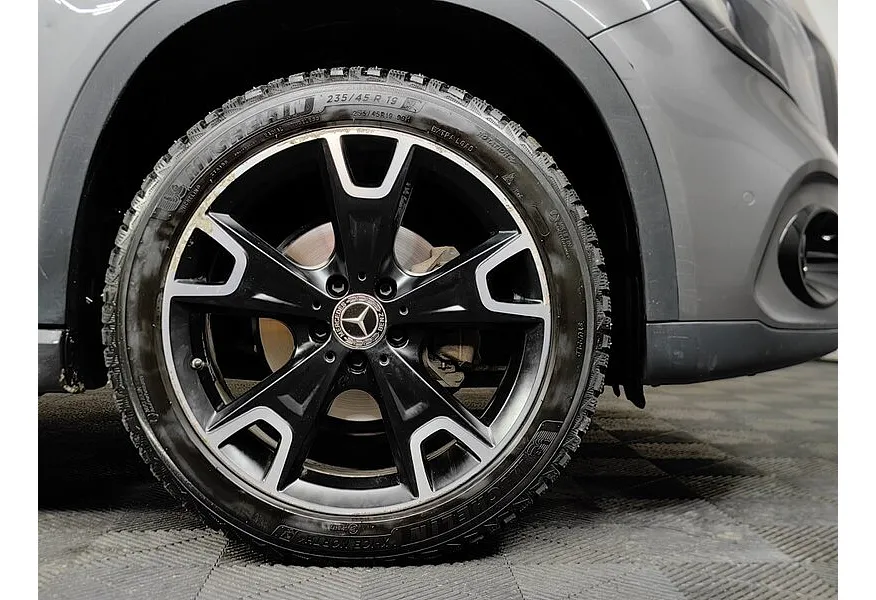 Mercedes-Benz GLA 200 7G-DCT (150 л.с.) Особая серия Серый в АВИЛОН. Слайд №9