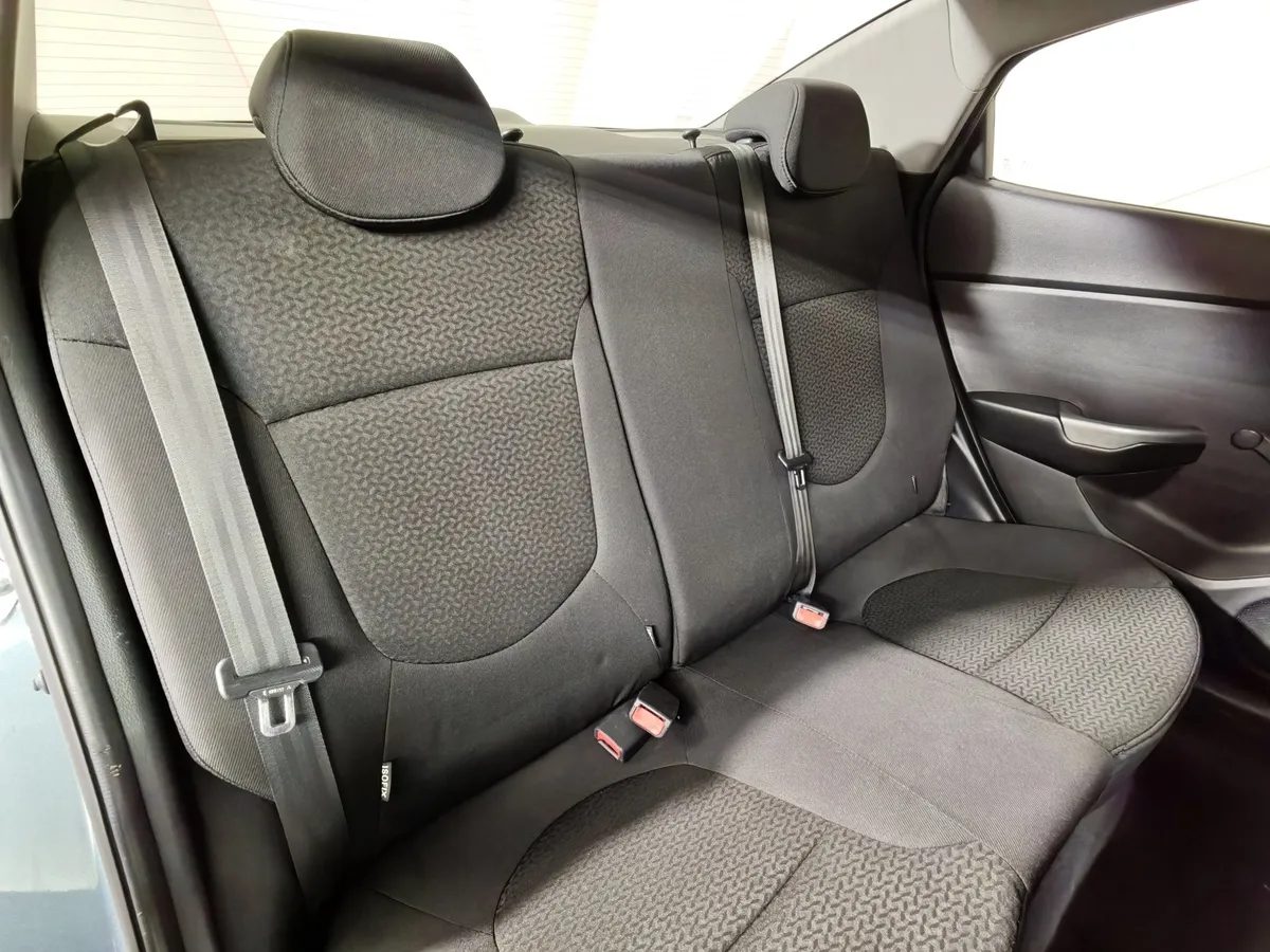 Kia Rio 1.4 AT (107 л.с.) Голубой в АВИЛОН. Слайд №16
