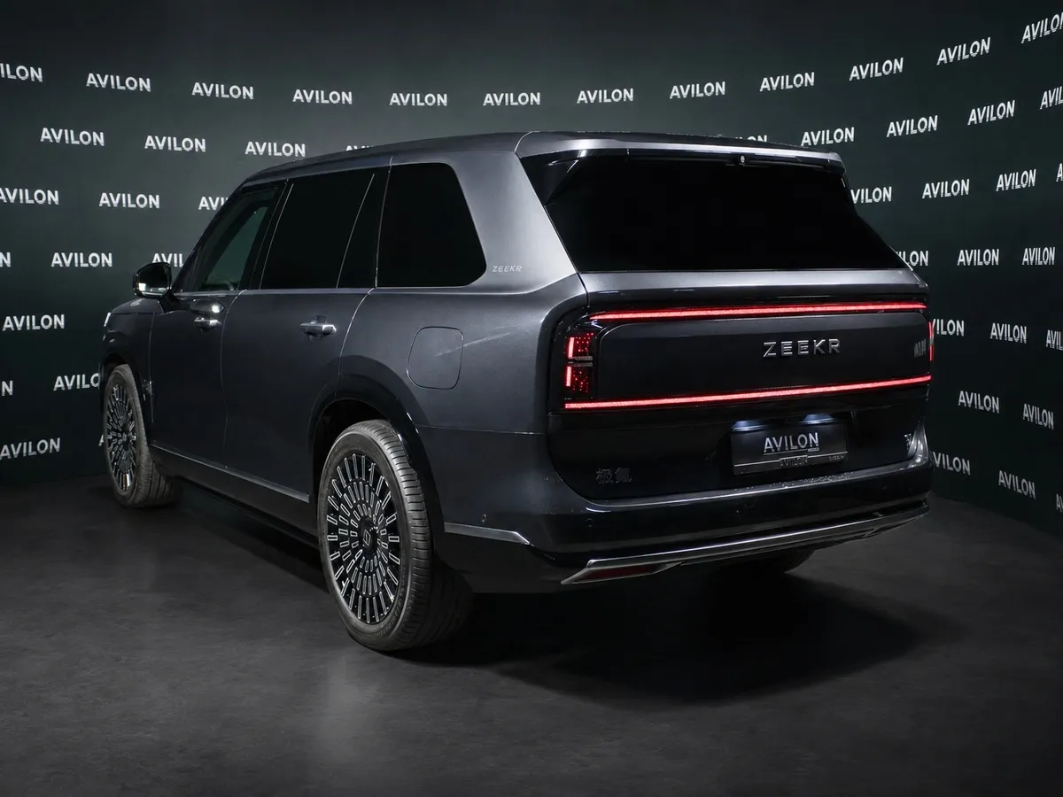 Zeekr 9X 2.0h AT 4WD (1177 л.с.) Ultra Серый в АВИЛОН. Слайд №5