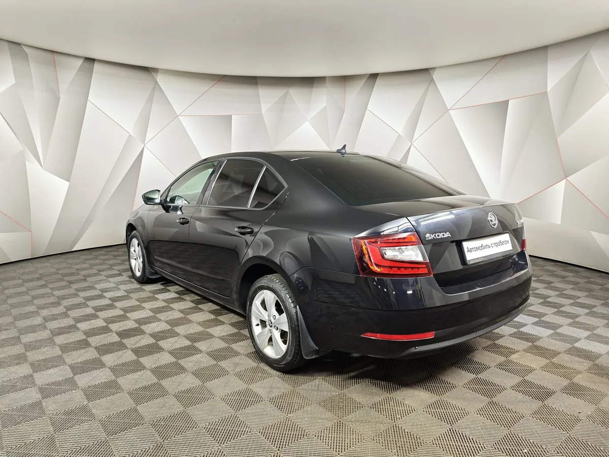 Skoda Octavia 1.6 AT (110 л.с.) Черный в АВИЛОН. Слайд №4