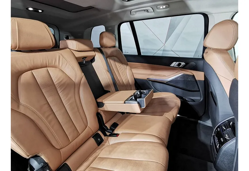 BMW X7 xDrive30d Steptronic (249 л.с.) Business Plus Черный в АВИЛОН. Слайд №19