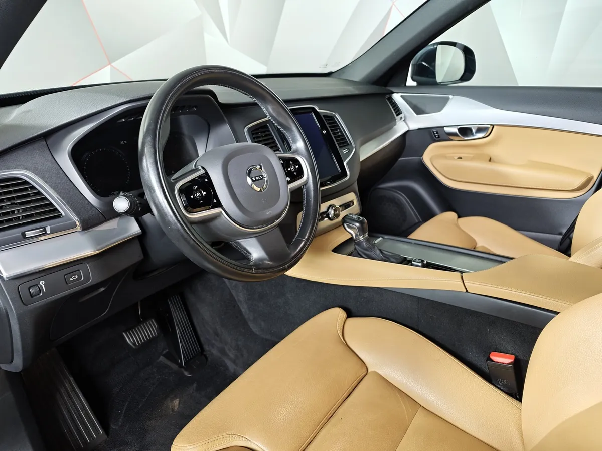 Volvo XC90 2.0 AT AWD D5 (5 мест) (225 л.с.) Inscription Серый в АВИЛОН. Слайд №19