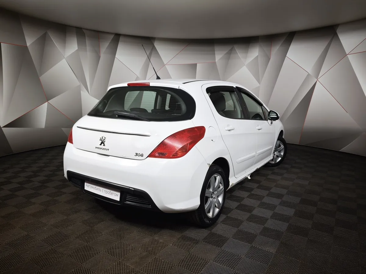 Peugeot 308 1.6 AT (120 л.с.) Белый в АВИЛОН. Слайд №2