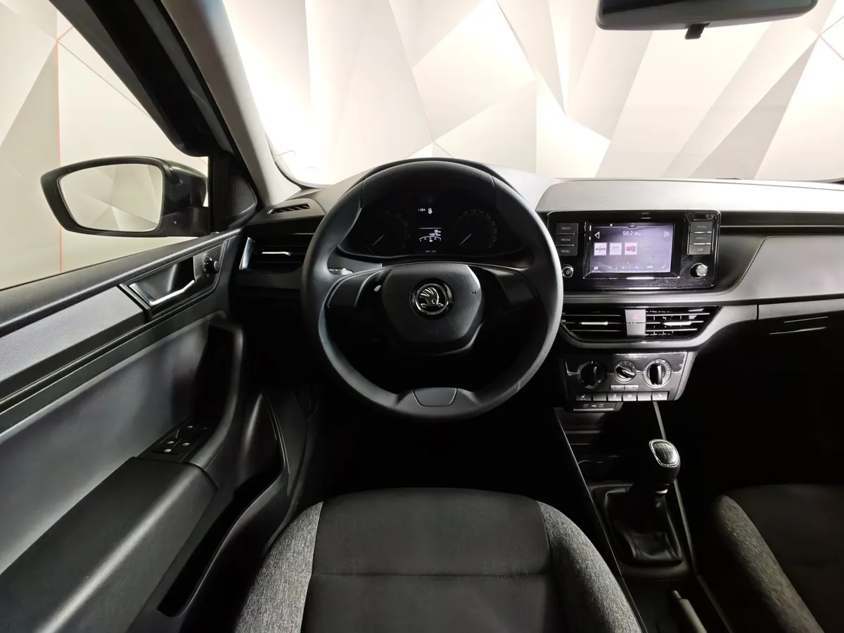 Skoda Rapid 1.6 MT (90 л.с.) Белый в АВИЛОН. Слайд №20