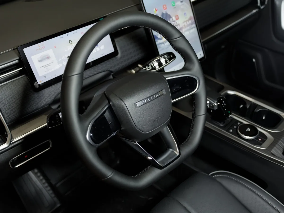 JAECOO J7 1.6T DCT FWD (150 л.с.) Престиж Черный в АВИЛОН. Слайд №7