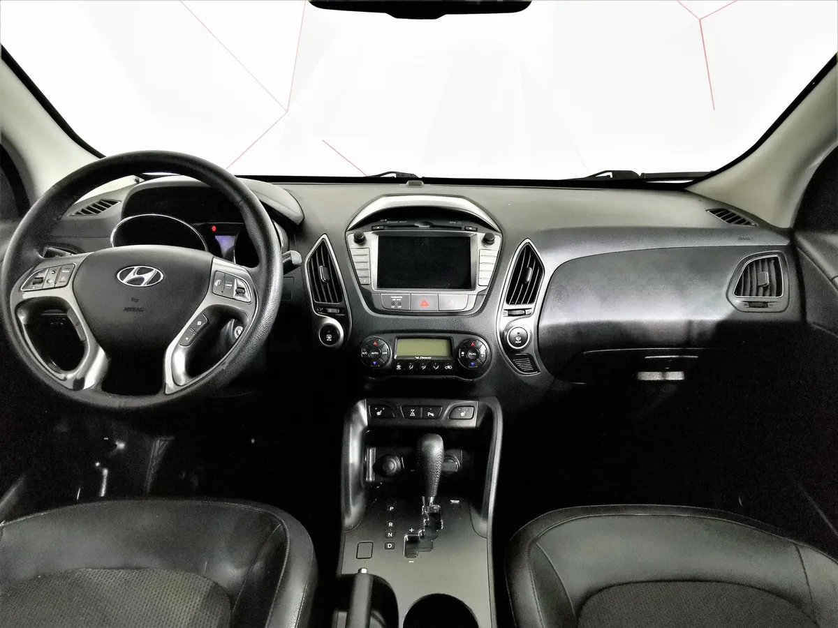 Hyundai ix35 2.0 AT 4WD (150 л.с.) Travel Белый в АВИЛОН. Слайд №13