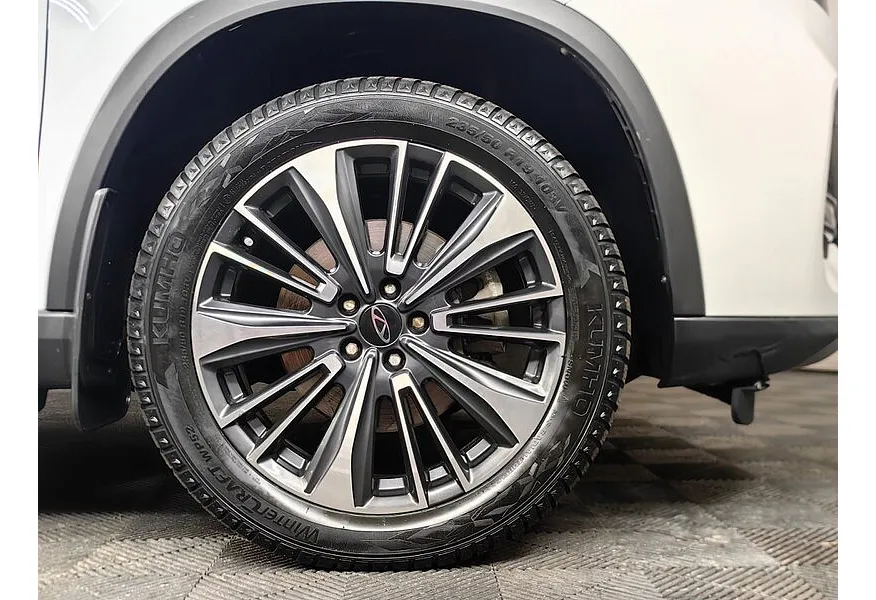 Chery Tiggo 8 Pro Max 2.0 AMT AWD (197 л.с.) Ultimate Белый в АВИЛОН. Слайд №9