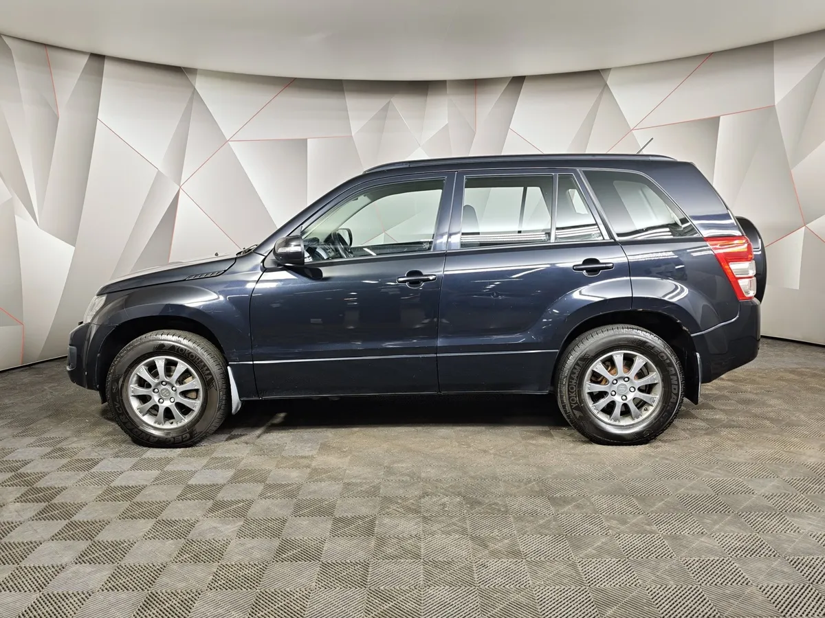 Suzuki Grand Vitara 2.0 AT AWD (140 л.с.) Черный в АВИЛОН. Слайд №5