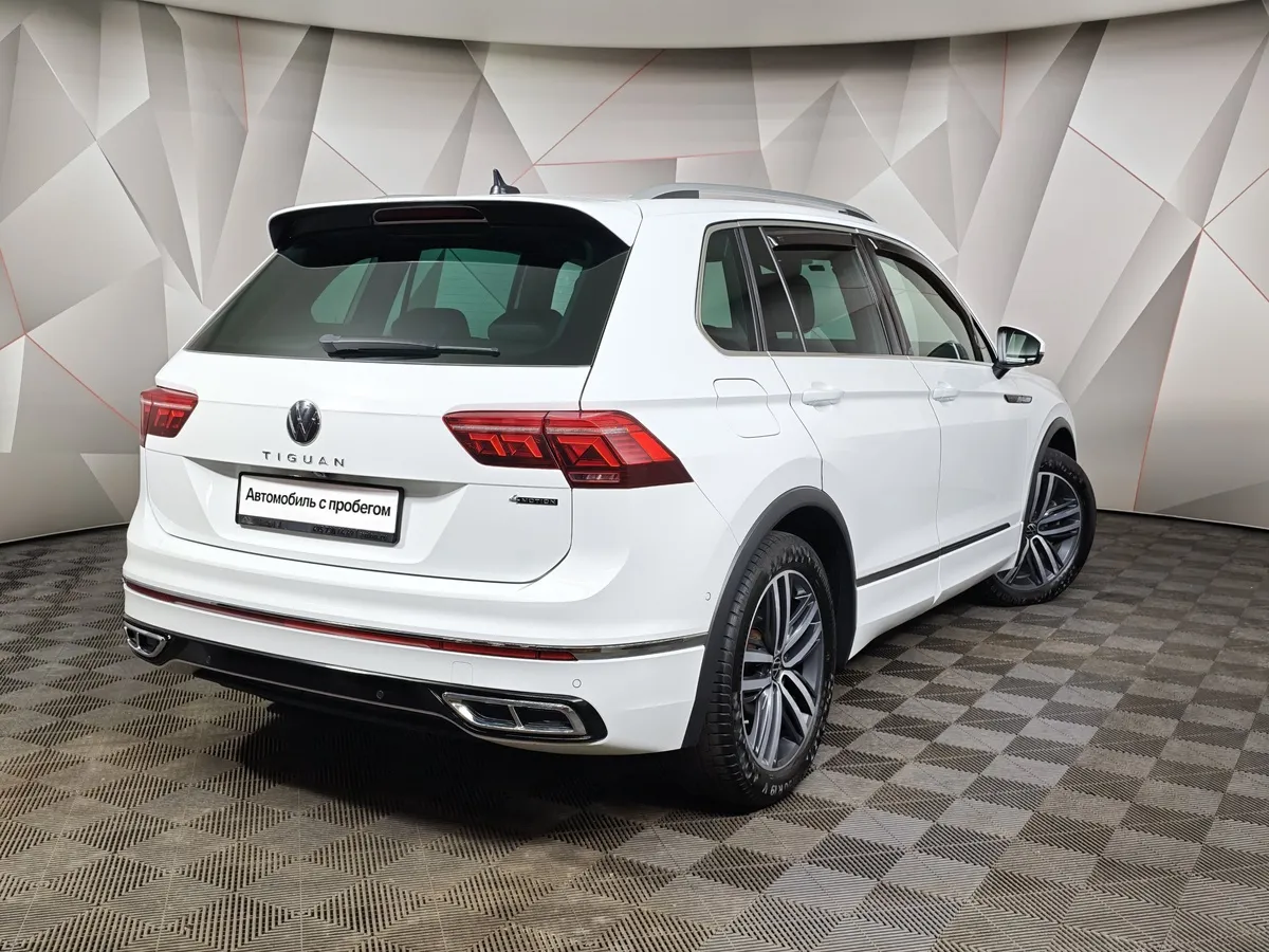 Volkswagen Tiguan 2.0 TSI 4Motion DSG (220 л.с.) R-Line Белый в АВИЛОН. Слайд №2