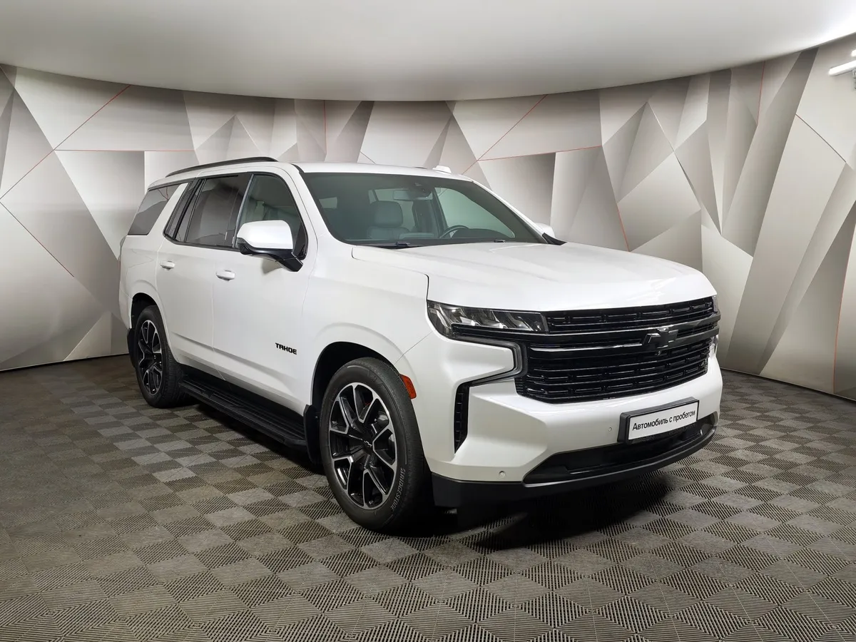 Chevrolet Tahoe 5.3 AT 4WD (343 л.с.) RST Белый в АВИЛОН. Слайд №3