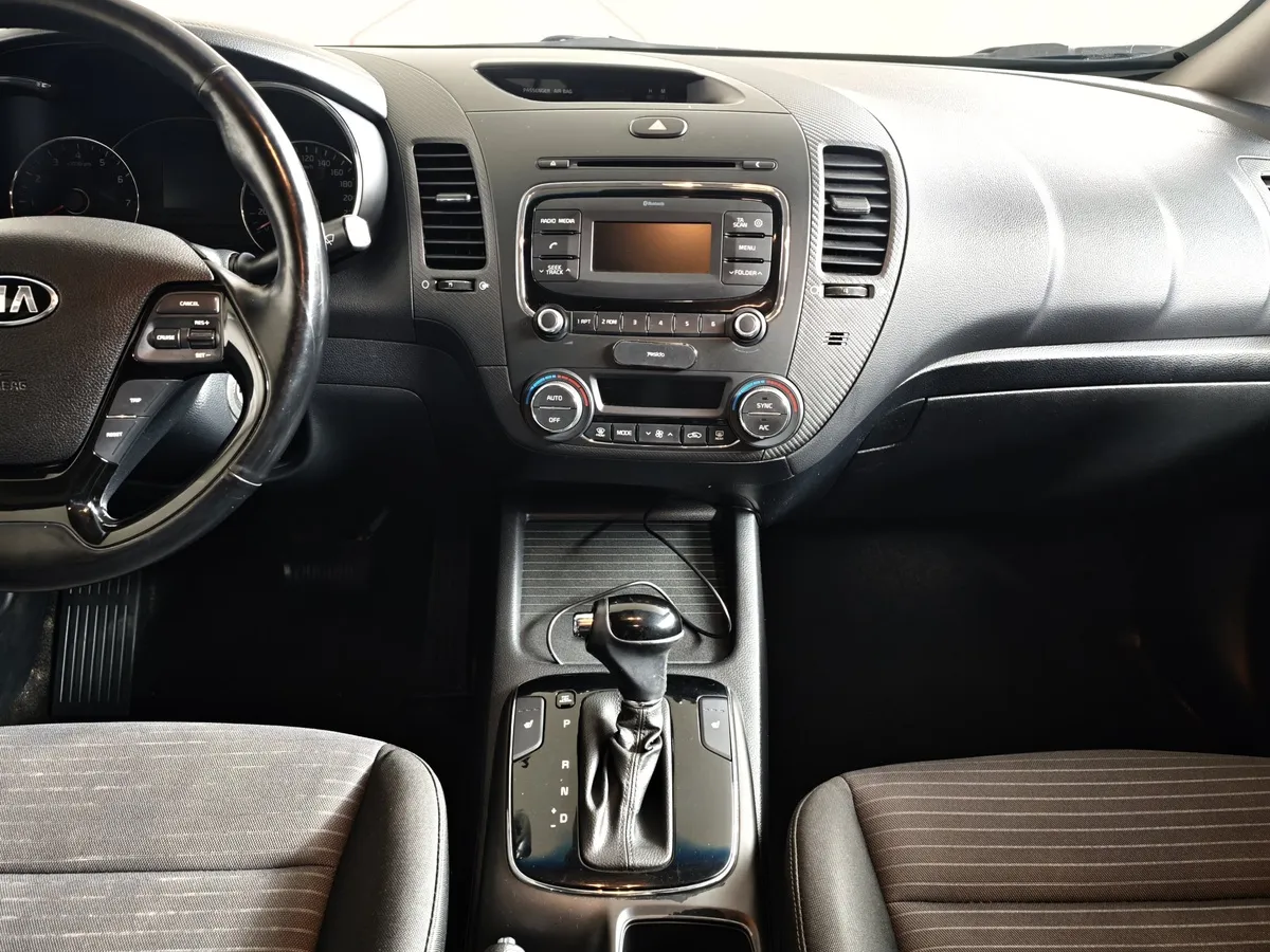 Kia Cerato 2.0 AT (150 л.с.) Синий в АВИЛОН. Слайд №15