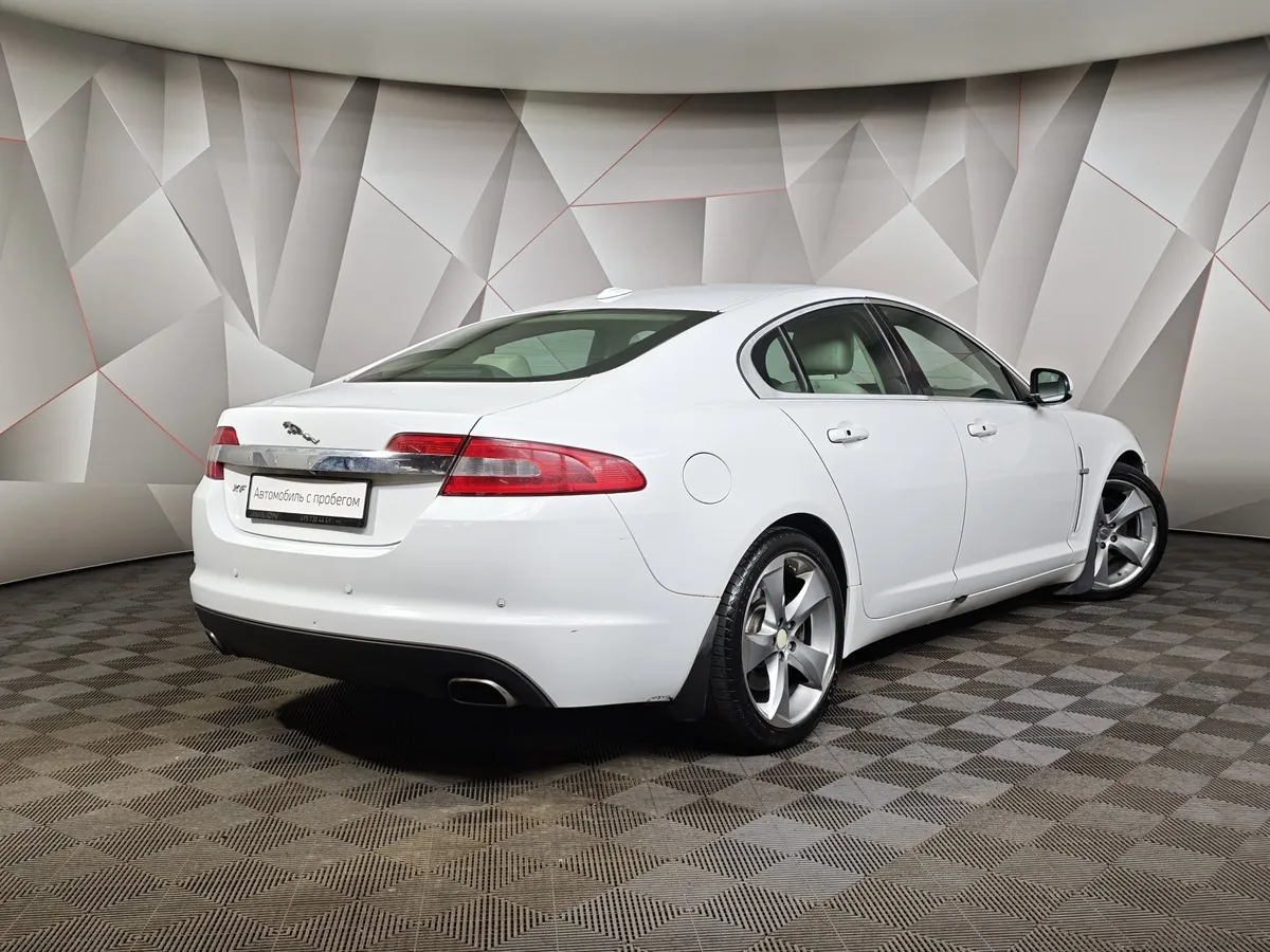 Jaguar XF 3.0 AT (238 л.с.) Белый в АВИЛОН. Слайд №2