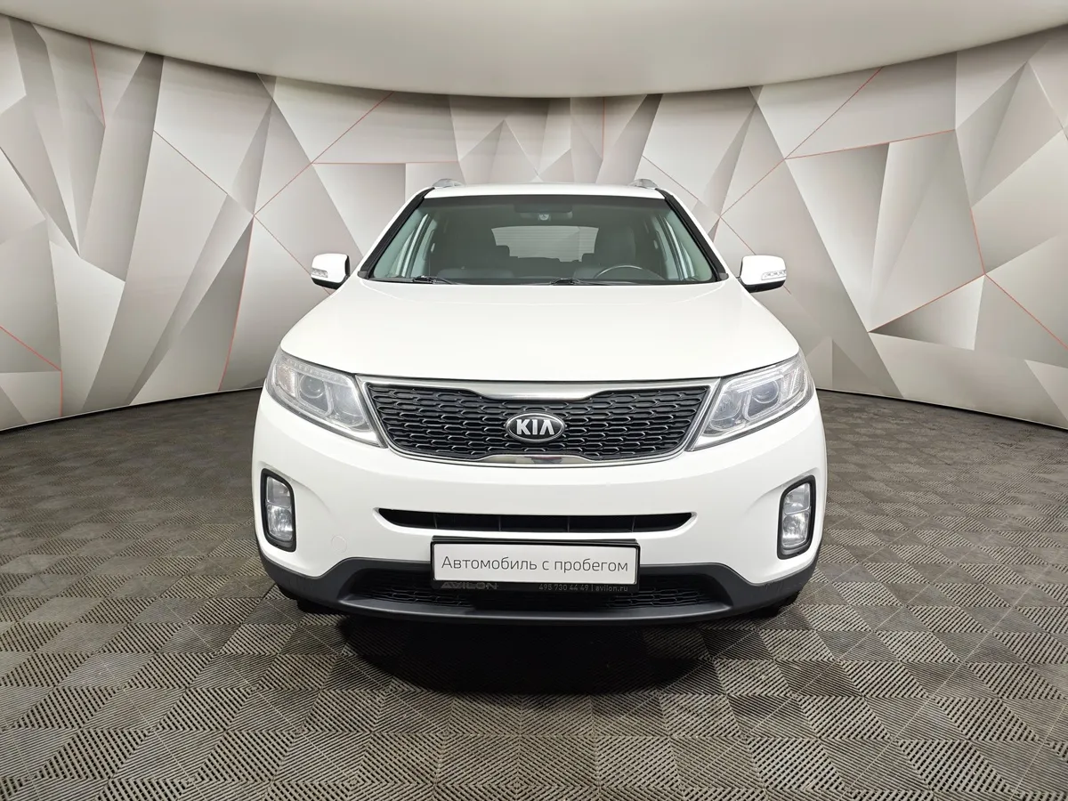 Kia Sorento 2.4 AT (175 л.с.) Classic Белый в АВИЛОН. Слайд №7