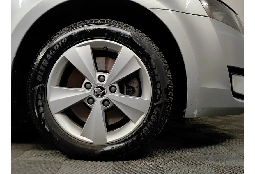 Skoda Octavia 1.8 TSI DSG 4x4 (180 л.с.) Elegance Серебристый в АВИЛОН. Слайд №9