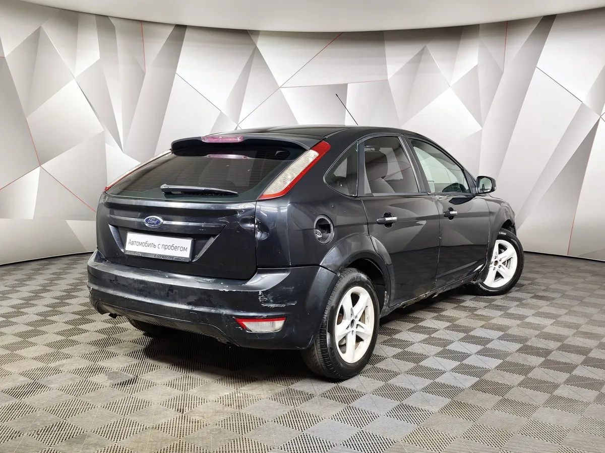 Ford Focus 1.6 MT (101 л.с.) Черный в АВИЛОН. Слайд №2