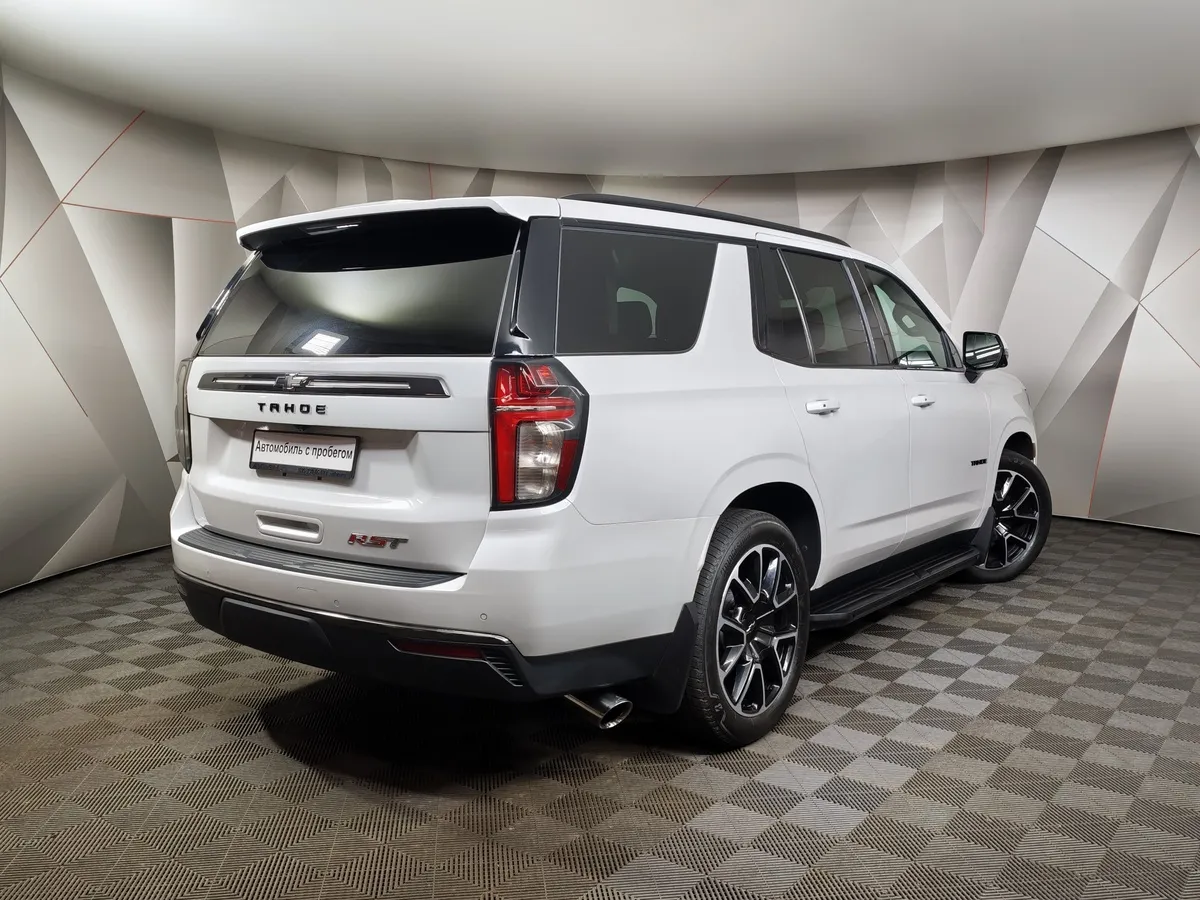 Chevrolet Tahoe 5.3 AT 4WD (343 л.с.) RST Белый в АВИЛОН. Слайд №2