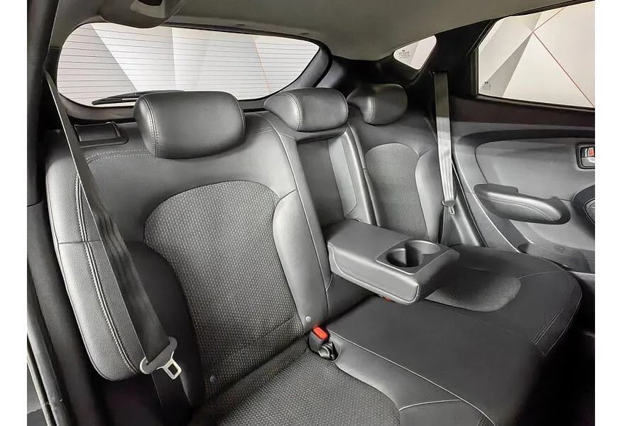 АВИЛОН - Hyundai ix35 2.0 MT 4WD (150 л.с.) Comfort Черный - slide 11