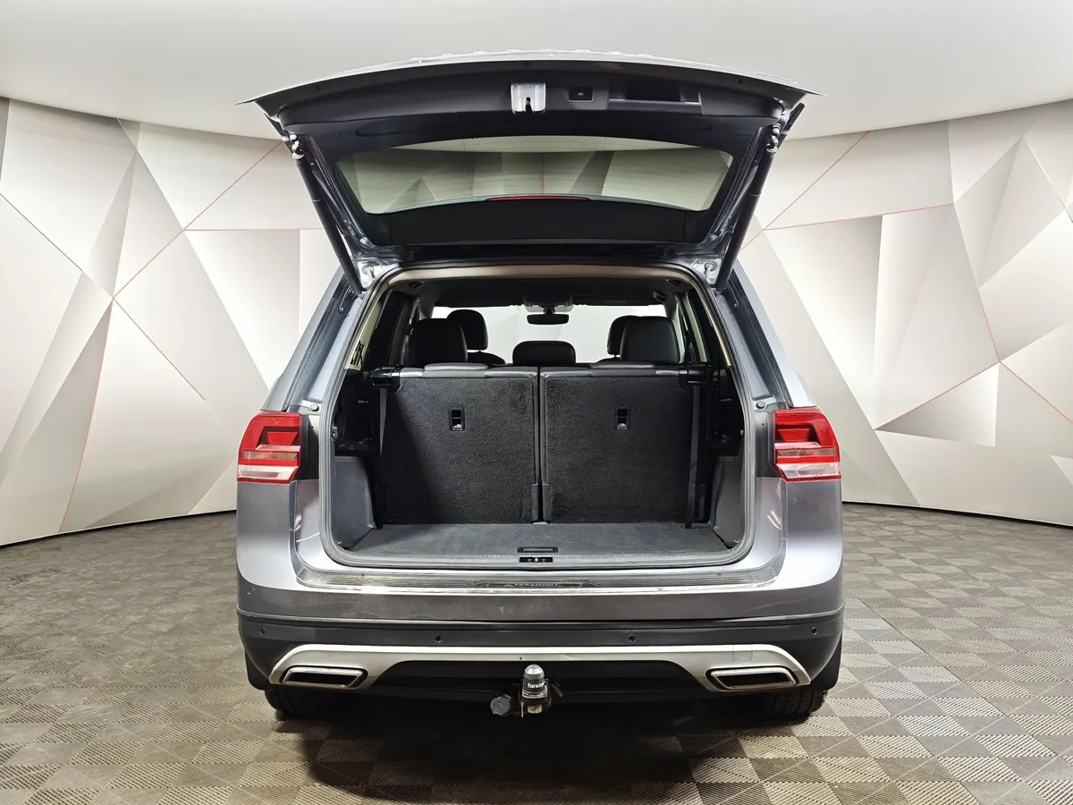 Volkswagen Teramont 2.0T AT 4Motion (220 л.с.) Status Серый в АВИЛОН. Слайд №12