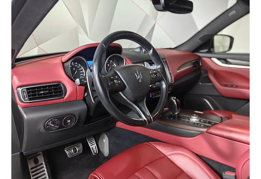 Maserati Levante 3.0 V6 AT (350 л.с.) Белый в АВИЛОН. Слайд №19