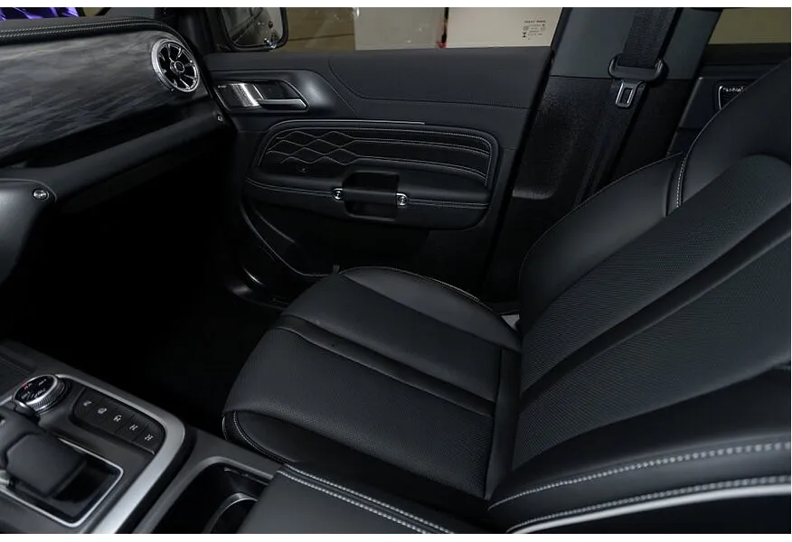 TANK 300 2.0T AT 4WD (220 л.с.) Драйв Черный в АВИЛОН. Слайд №11