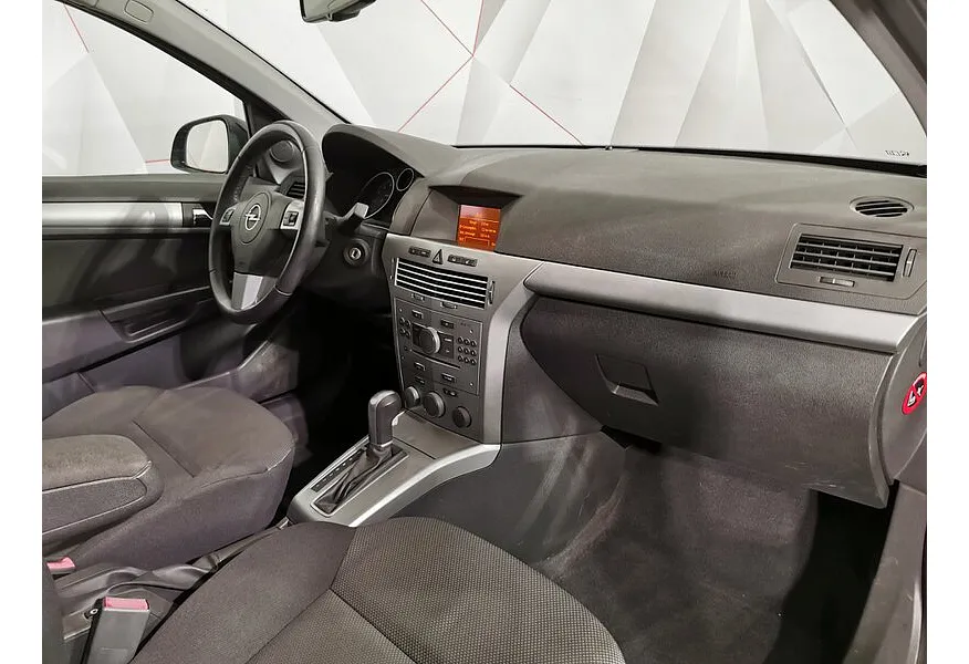 Opel Astra 1.8 AT (140 л.с.) Черный в АВИЛОН. Слайд №13